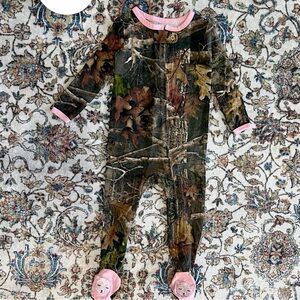New Bass Pro Shops Baby Girl Camouflage Footies Pink Green Camo Size 6 Months